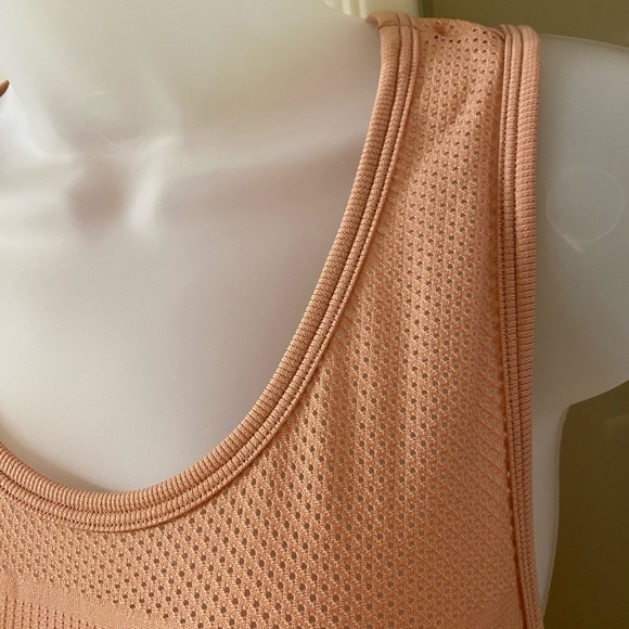 Nike - NWT DriFit Ladies tank Sz Med - Picture 2 of 8